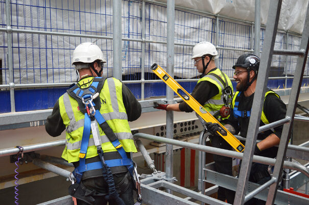 large scaffolding contractor